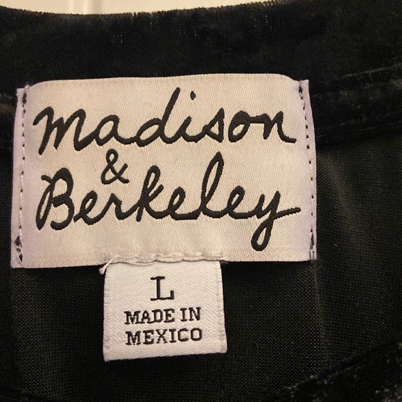Madison and Berkeley velour top - Picture 2 of 3